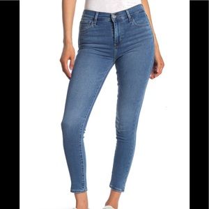 Levi's 720 High Rise Super Skinny